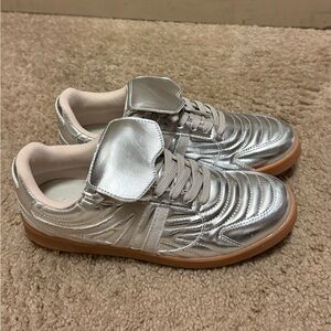 Steve Madden Madrid Sneakers